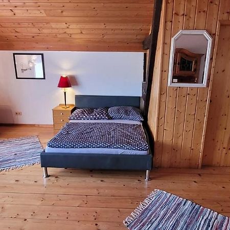 Ferienzimmer / Monteurzimmer Ноймаркт-ам-Валлерзе Экстерьер фото