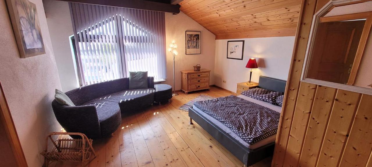 Ferienzimmer / Monteurzimmer Ноймаркт-ам-Валлерзе Экстерьер фото