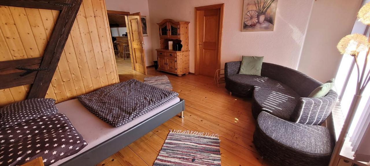 Ferienzimmer / Monteurzimmer Ноймаркт-ам-Валлерзе Экстерьер фото
