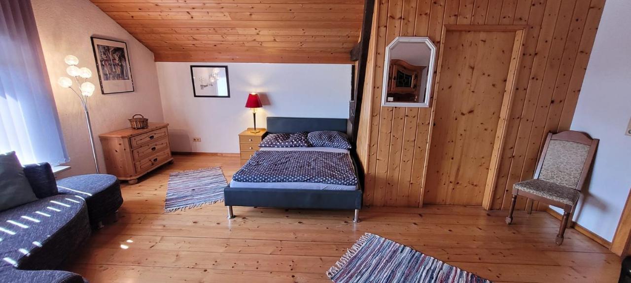 Ferienzimmer / Monteurzimmer Ноймаркт-ам-Валлерзе Экстерьер фото